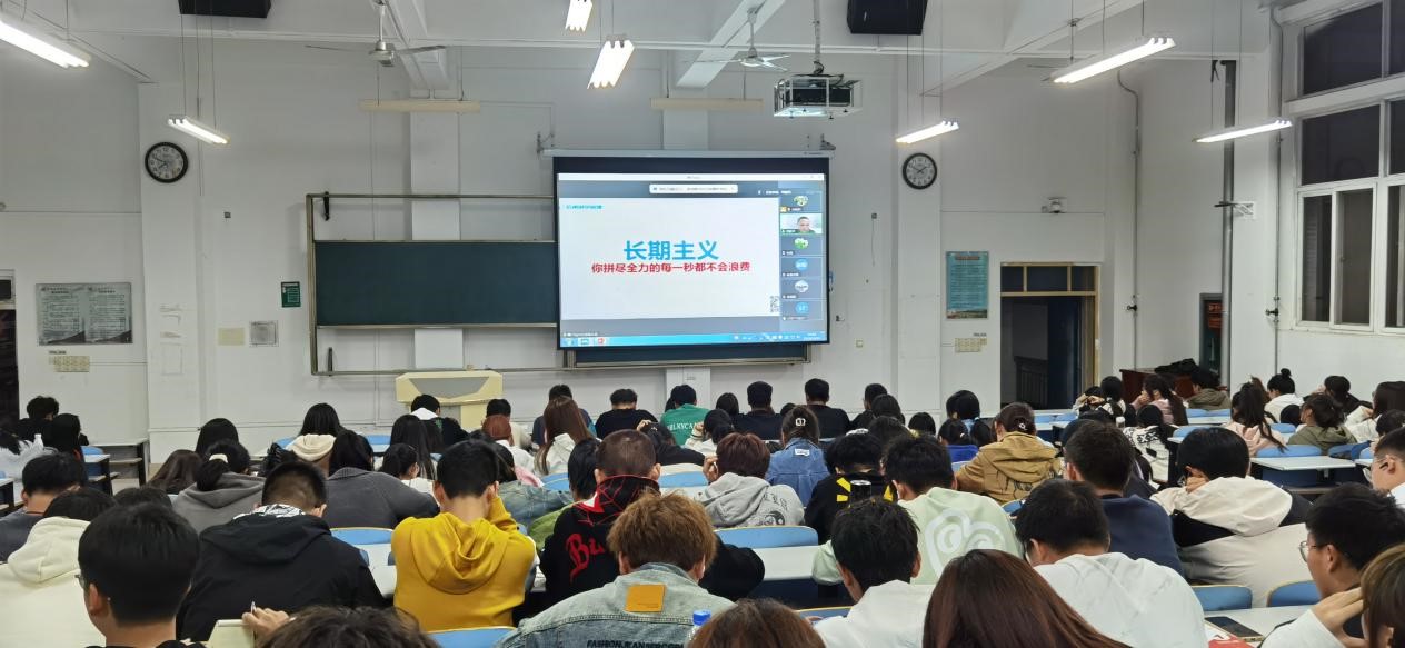 10月13日至19日学院创新创业团队邀5位校友做讲座