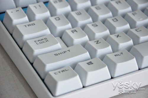 雷柏V500S全无冲全背光游戏键盘拆解评测