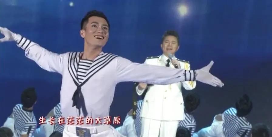 春晚笑脸哥_春晚常见的几个观众笑脸哥_抢镜哥
