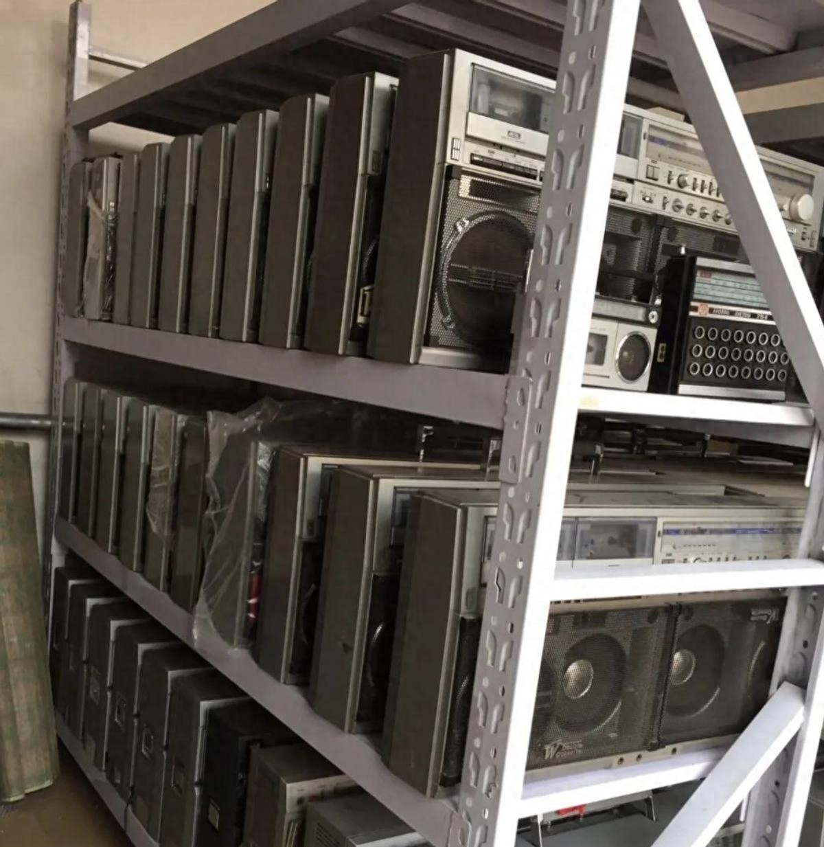 盒子录音机：被时光遗忘的珍宝，你家还珍藏吗？重温80年代辉煌