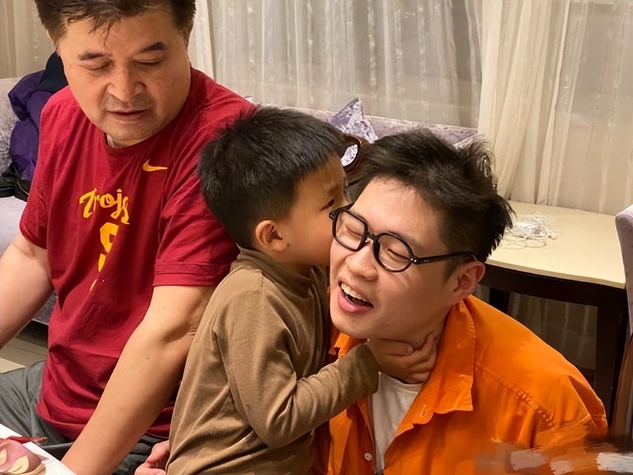 毕福剑近况曝光_毕福剑饭局录像_毕福剑落魄现状分析