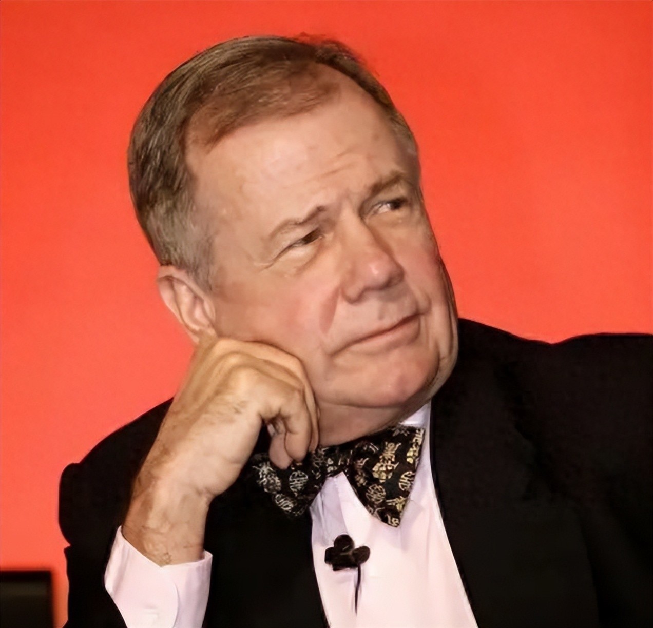 2026年金融危机要来？美国埋下双雷，中国能否独善其身？