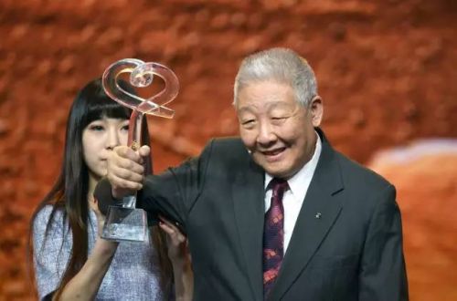 2026感动中国十大人物颁奖词事迹 通俗全解