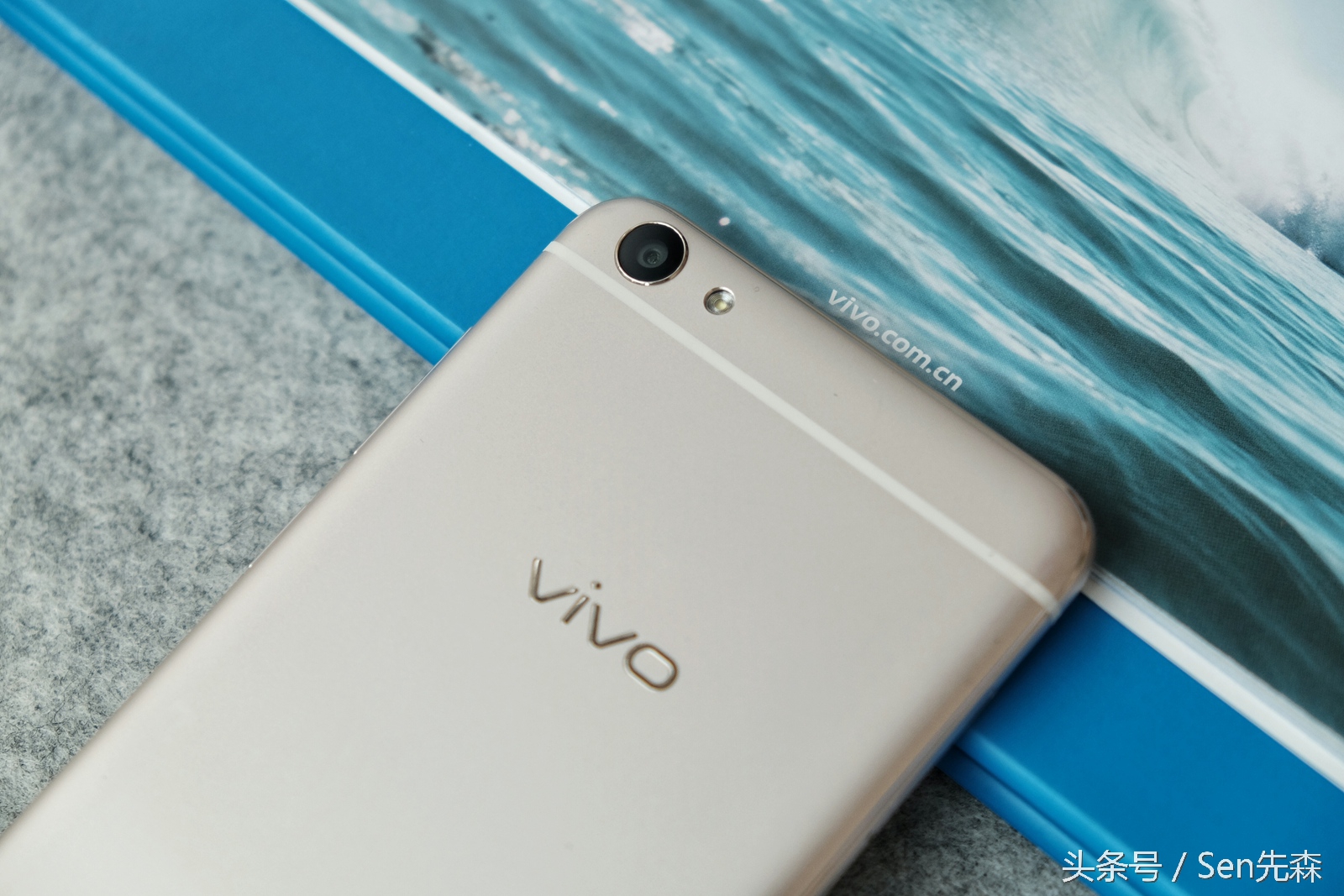 vivo X7自拍评测_vivo X7前置指纹识别_vivox7的机身材质
