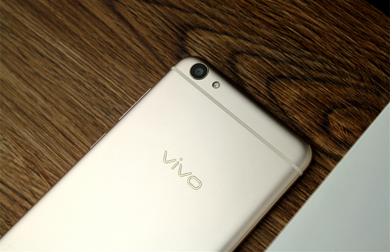 vivo X7 外观颜值高_vivo X7 1600万柔光自拍_vivox7的机身材质