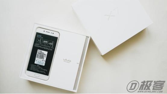 vivo X7自拍手机_vivo X7 moonlight柔光灯_vivox7的机身材质