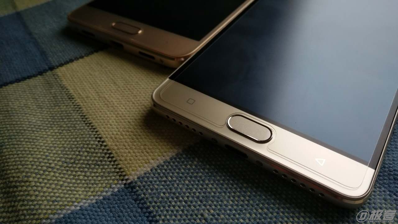 vivox7的机身材质_vivo X7自拍手机_vivo X7 moonlight柔光灯