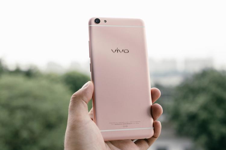 vivox7的机身材质_vivo X7 moonlight柔光灯_vivo X7自拍手机