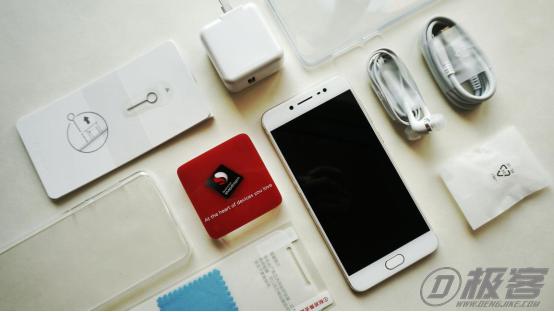 vivo X7 moonlight柔光灯_vivox7的机身材质_vivo X7自拍手机