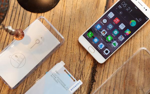 vivo X7 金属机身 小屏高颜值_荣耀8 双面玻璃 激光纹理_vivox7的机身材质