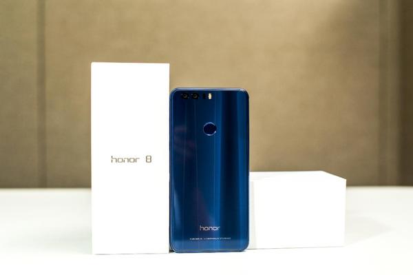 荣耀8 双面玻璃 激光纹理_vivox7的机身材质_vivo X7 金属机身 小屏高颜值
