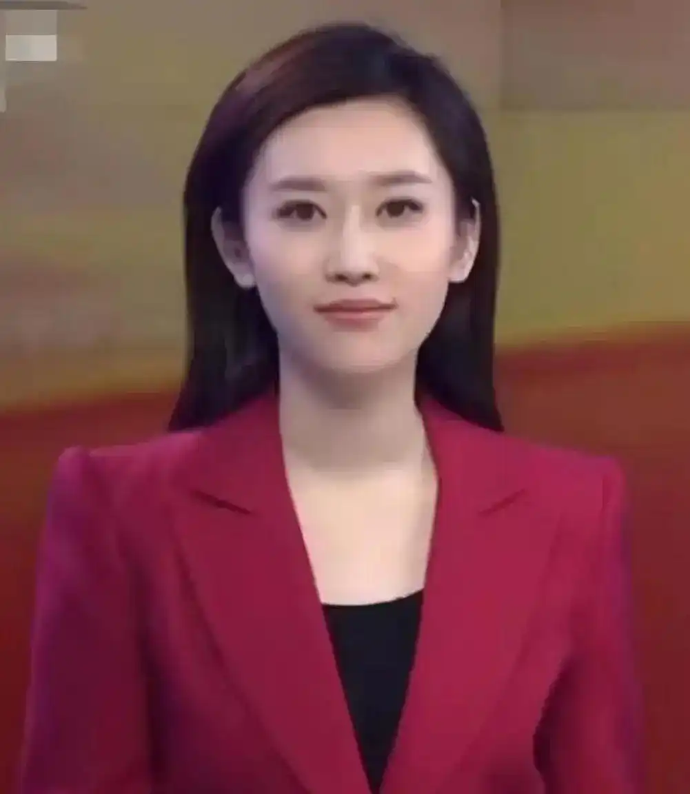 新闻联播主持换血？康辉李梓萌出镜减少，八位名单悄悄调整