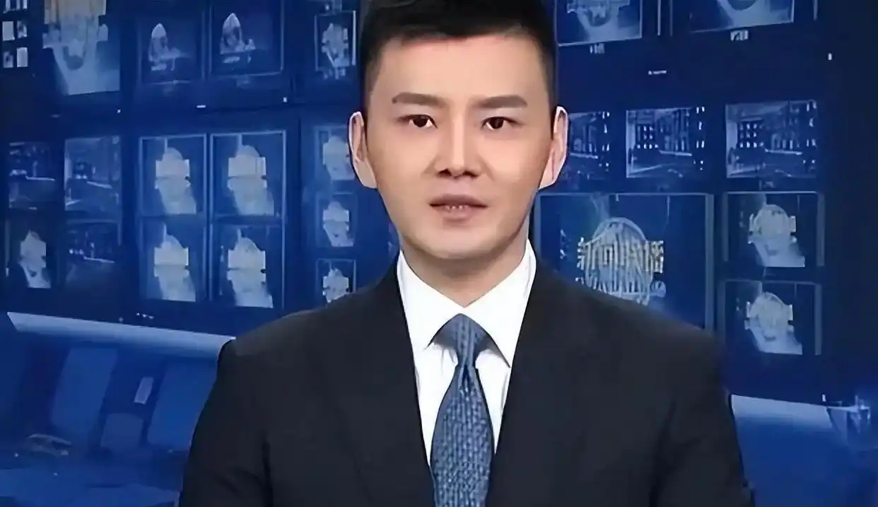 康辉李梓萌出镜频率降低_新闻联播主持人阵容变化_新闻联播播音员名单